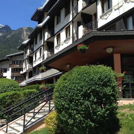 Apartament Au Coeur De Chamonix, Un Ecrin De Verdure Zewnętrze zdjęcie
