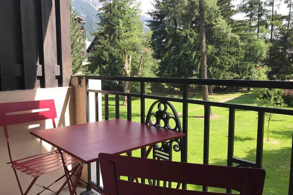Apartament Au Coeur De Chamonix, Un Ecrin De Verdure Zewnętrze zdjęcie