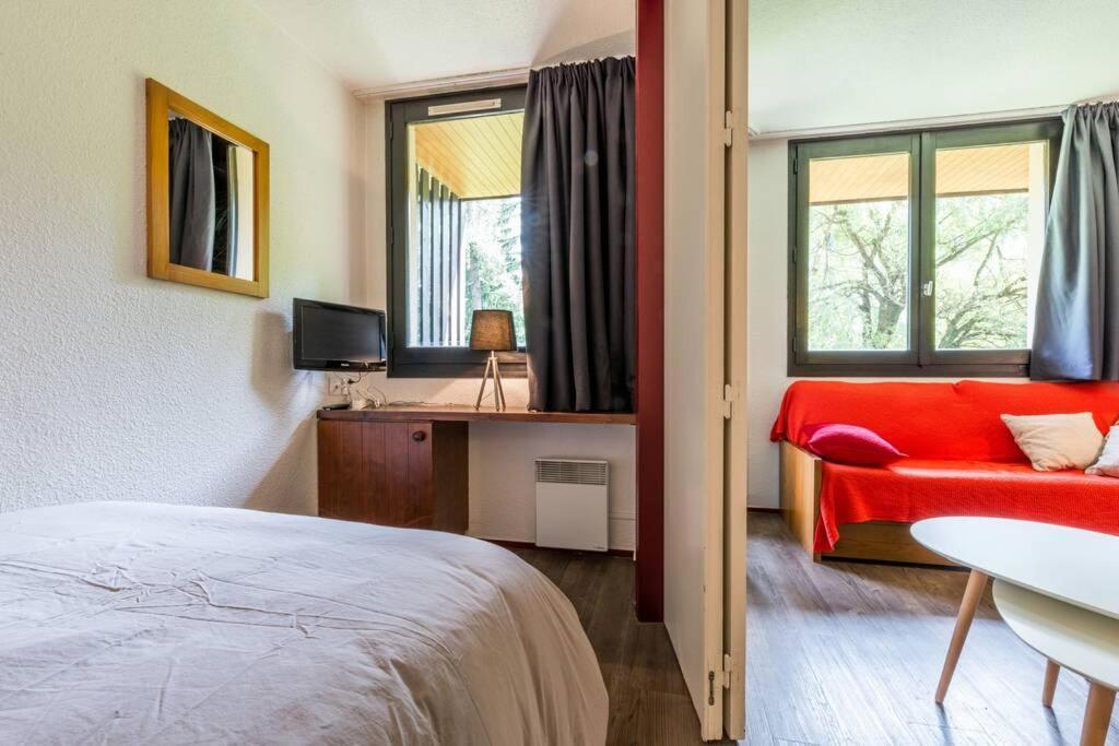 Apartament Au Coeur De Chamonix, Un Ecrin De Verdure Zewnętrze zdjęcie